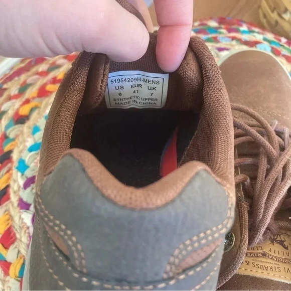New  Levi’s tan brown sneakers - Picture 7 of 8